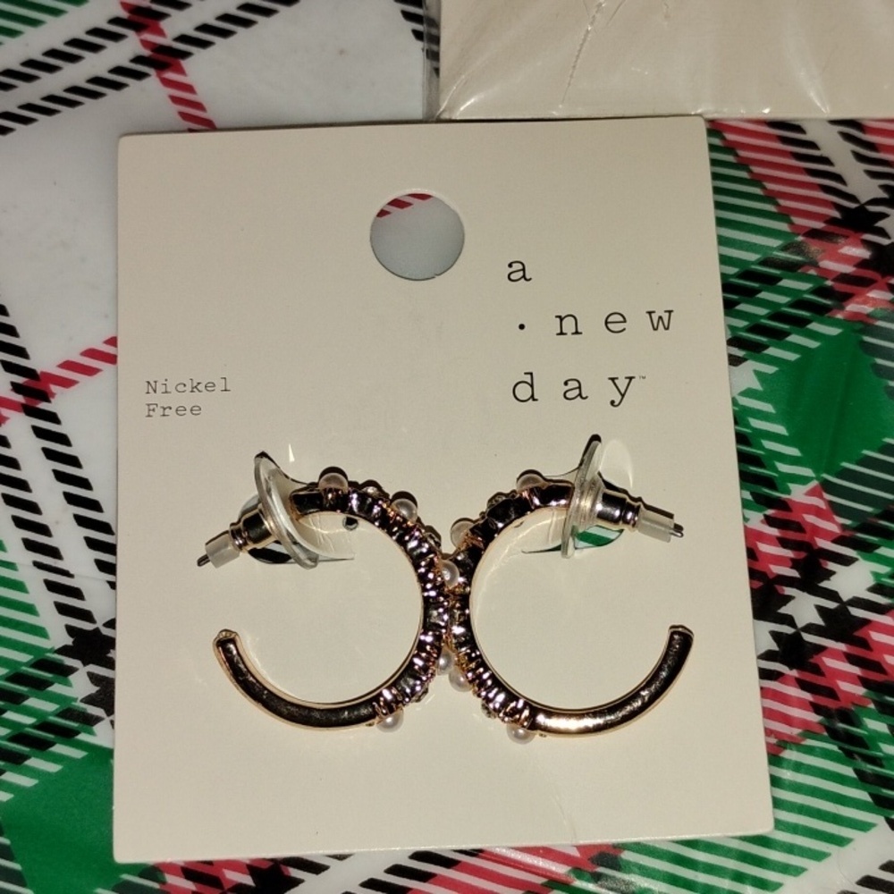 A New Day Gold and Silver Jewelry Set - Picture 3 of 5
